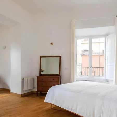 Historic 3br Colosseum 160sqm For 9 * Rzym