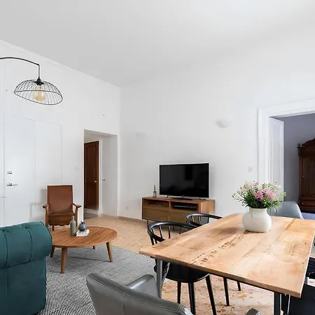 Historic 3br Colosseum 160sqm For 9 Rzym