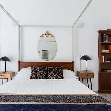 Apartament Historic 3br Colosseum 160sqm For 9