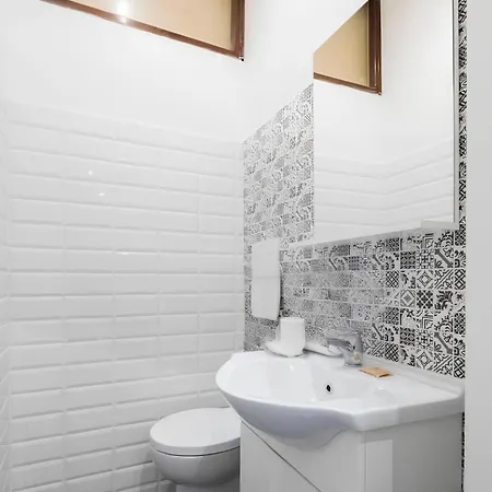 Historic 3br Colosseum 160sqm For 9