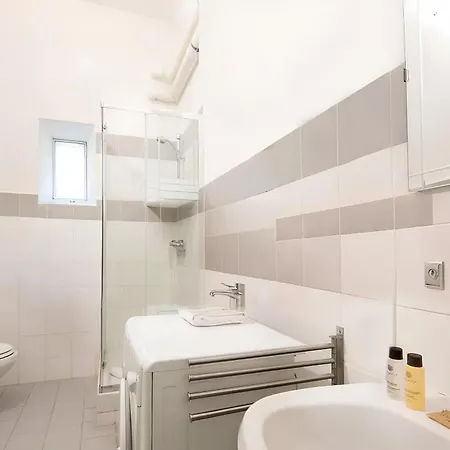 Historic 3br Colosseum 160sqm For 9 Apartament Rzym